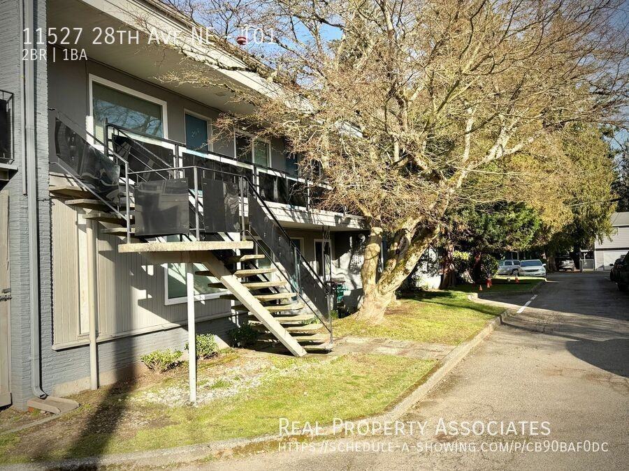 11527 28th Ave Ne #101 - Photo 3 of 15