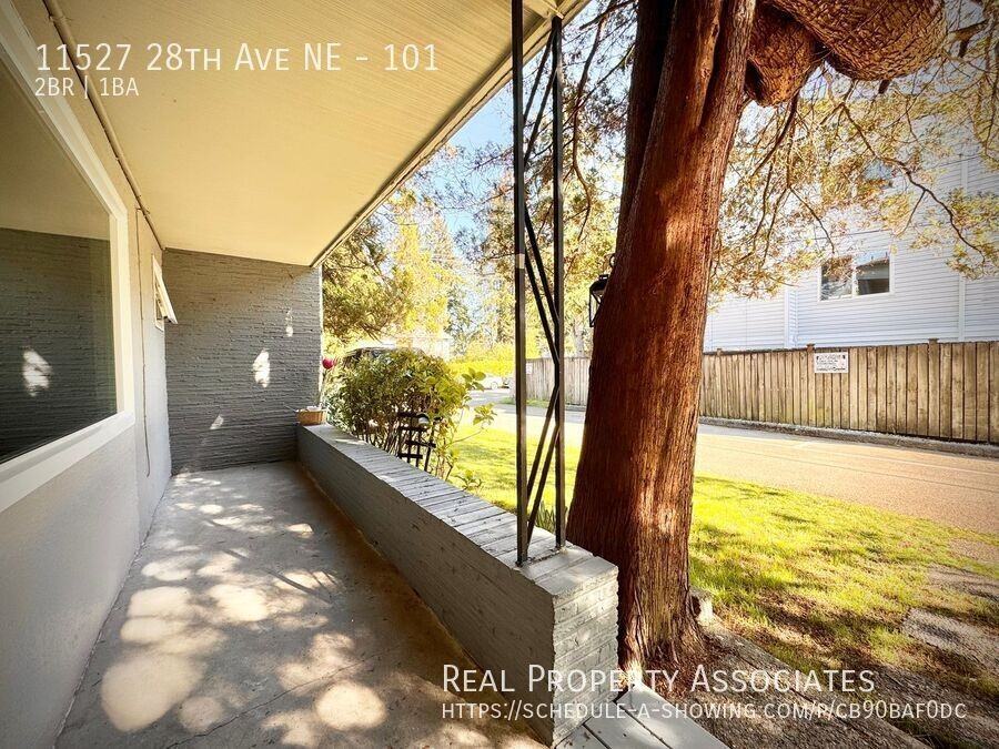 11527 28th Ave Ne #101 - Photo 4 of 15