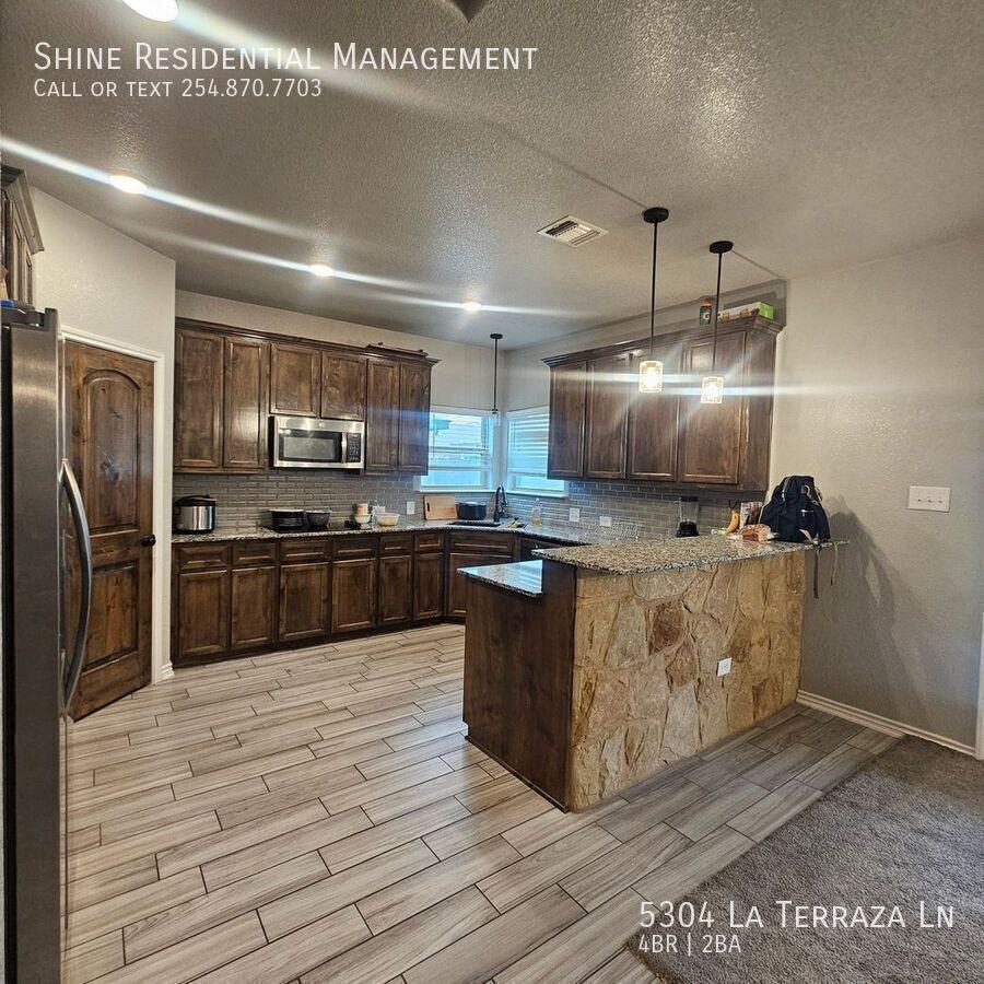 5304 La Terraza Ln - Photo 3 of 13