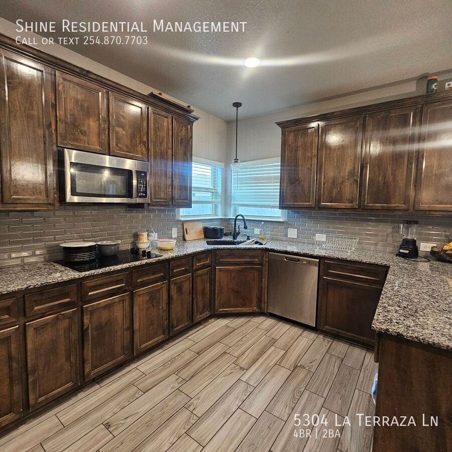 5304 La Terraza Ln - Photo 4 of 13