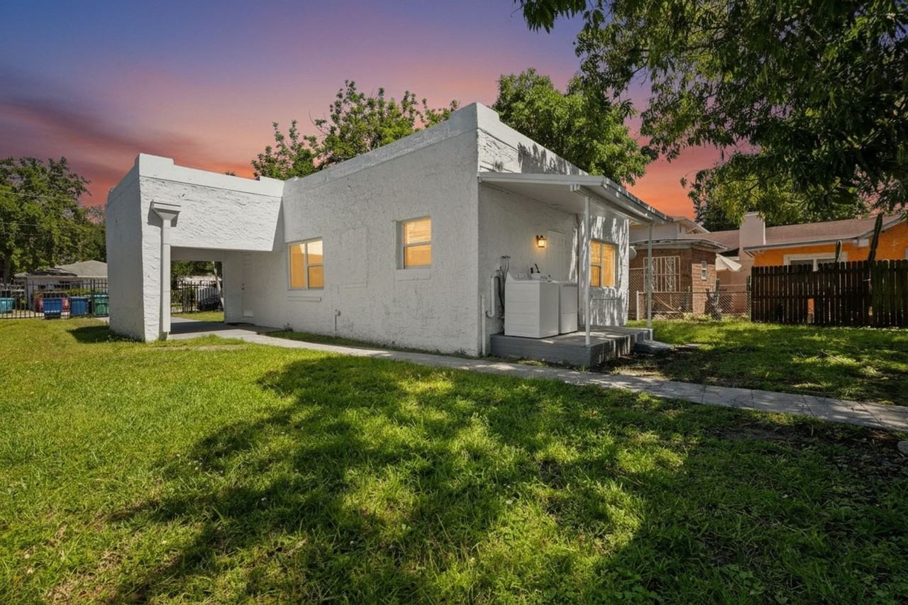 7770 Nw 9th Ave - Photo 4 of 30