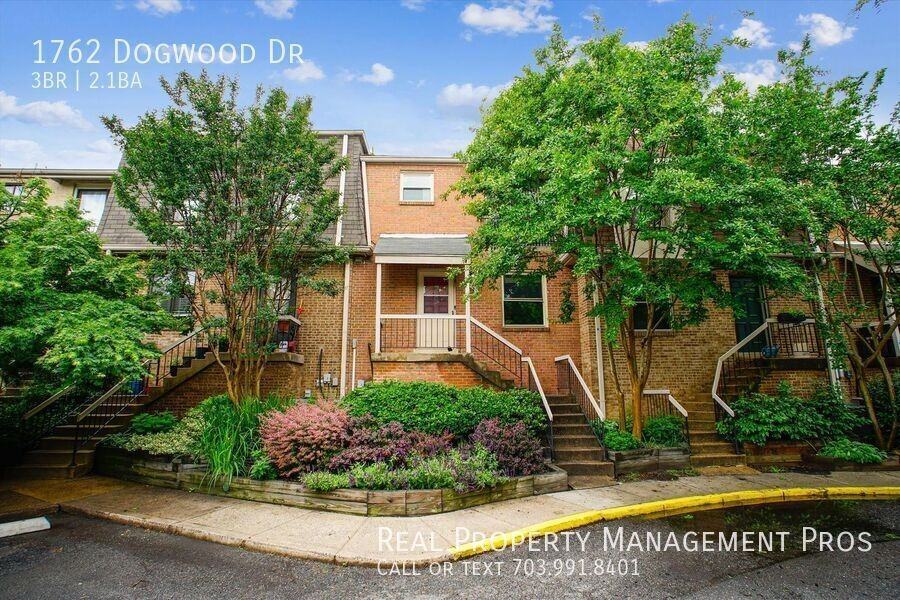 1762 Dogwood Dr - Photo 2 of 18