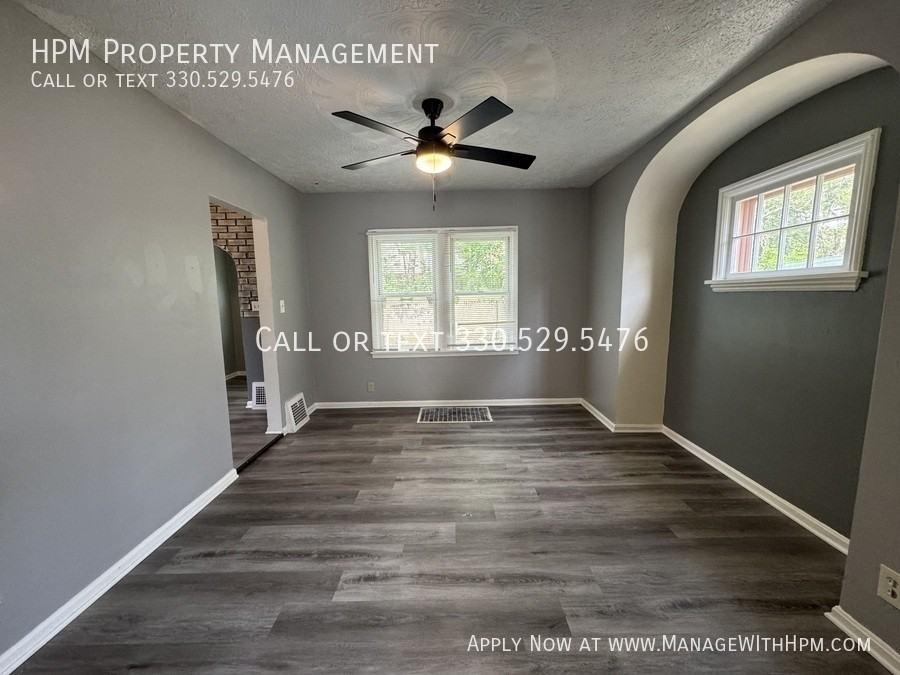 1613 Spring Ave Ne - Photo 5 of 16