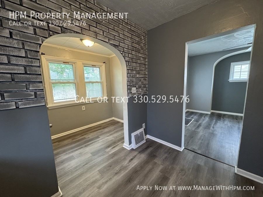 1613 Spring Ave Ne - Photo 7 of 16