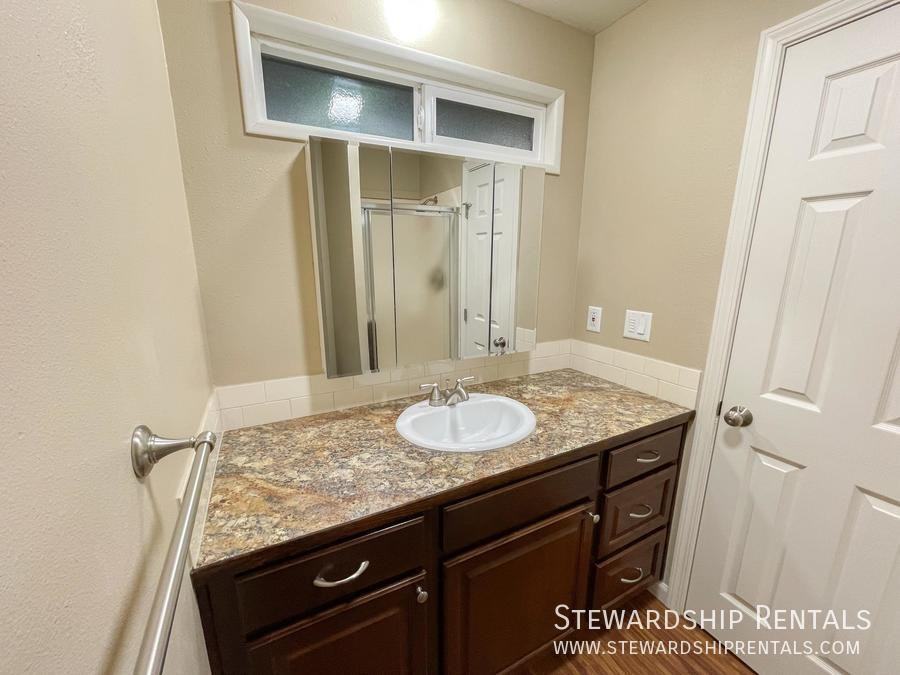 754 W 12th Ave #B - Photo 6 of 8