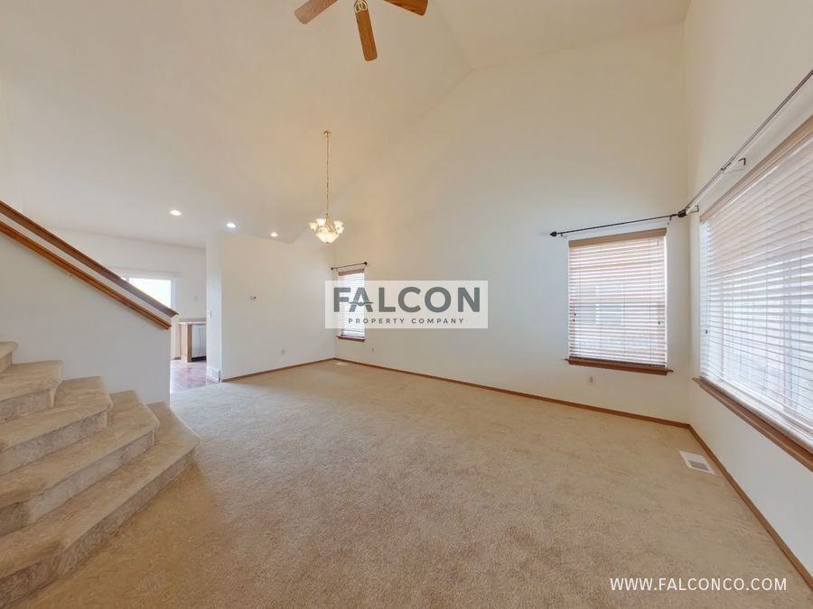 4935 Ardley Dr - Photo 2 of 15
