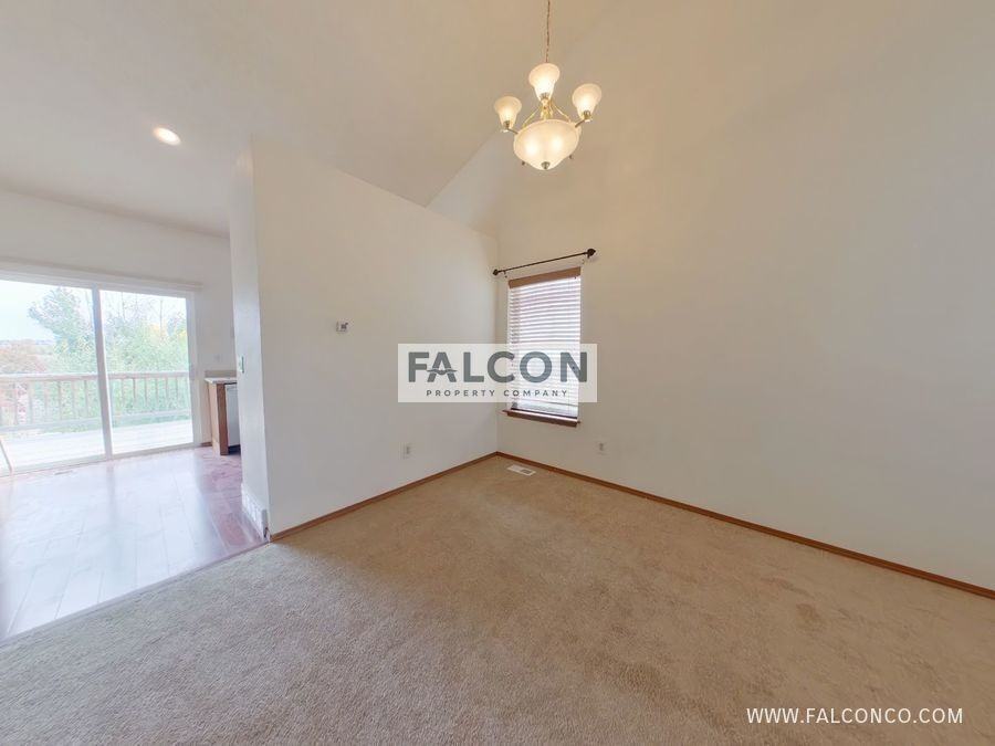 4935 Ardley Dr - Photo 4 of 15
