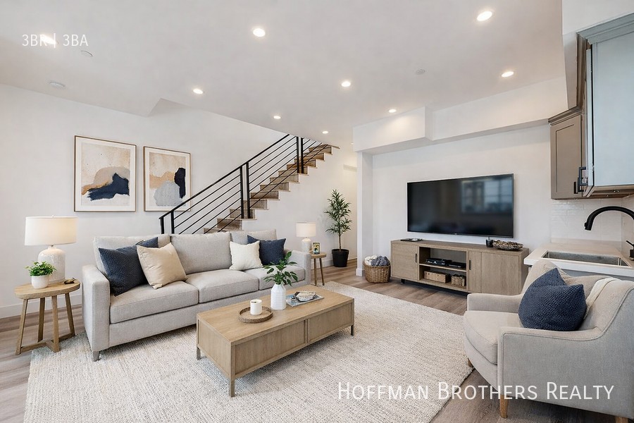 529 N Normandie Ave - Photo 5 of 18