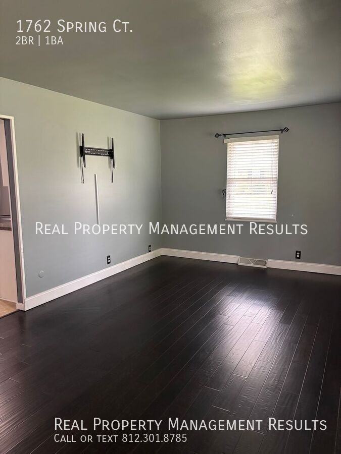 1762 Spring Ct - Photo 2 of 14