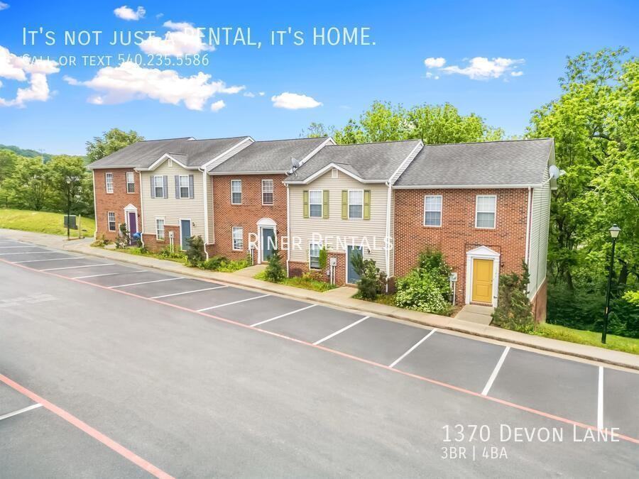 1370 Devon Ln - Photo 3 of 10