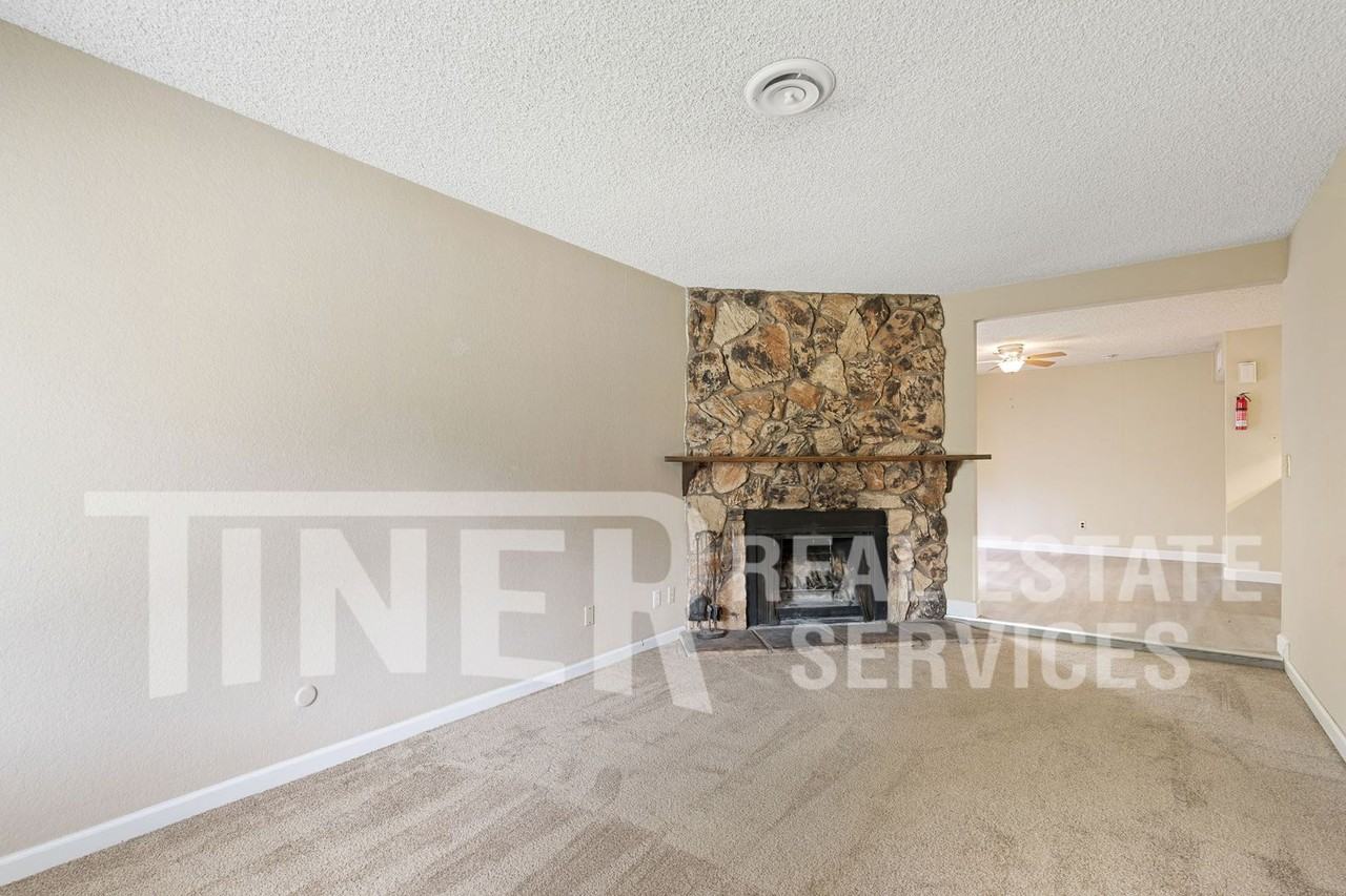 5012 Sunshine Ln - Photo 2 of 24