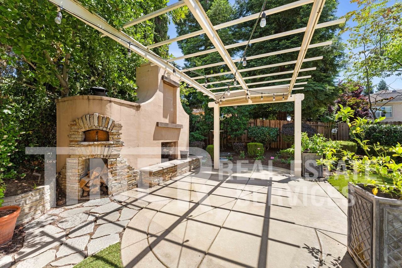 95 Valley Falls Pl - Photo 2 of 50