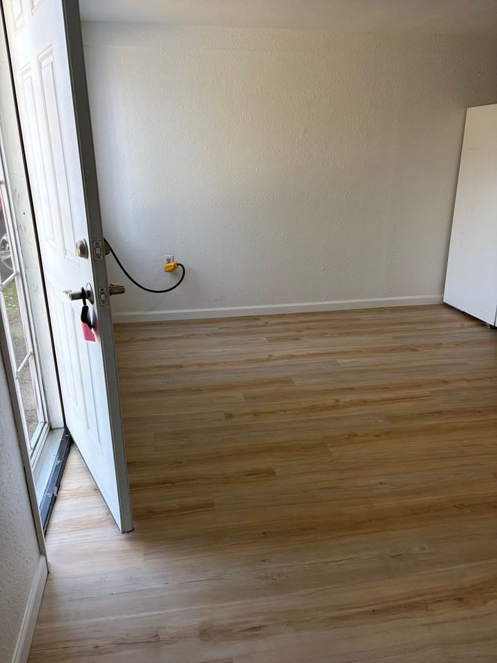 1104 E 4th St - Photo 2 of 15