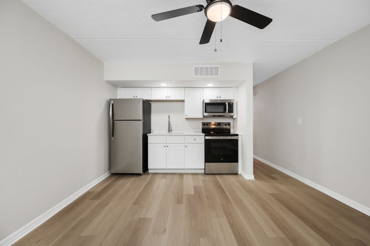 Sand Dune Apartments on St Pete Beach - Photo 2 of 13