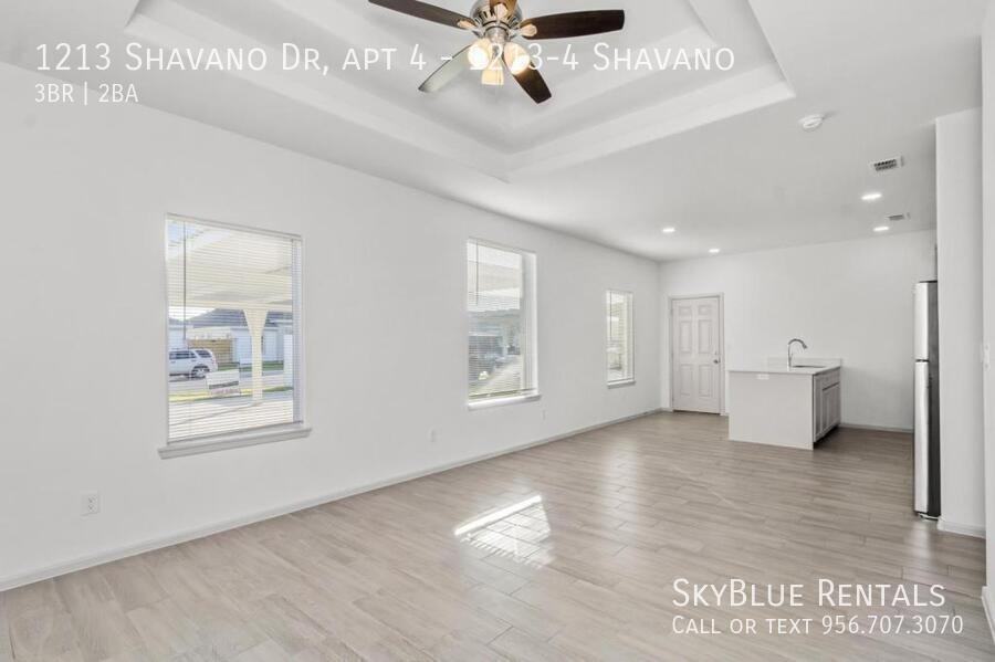 1213 Shavano Dr - Photo 3 of 18