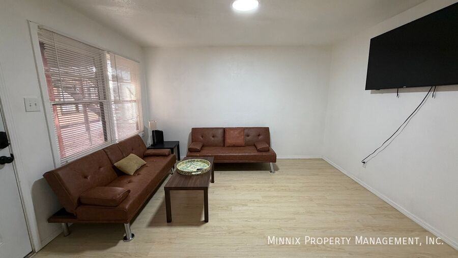 5005 Avenue W #2 - Photo 3 of 15