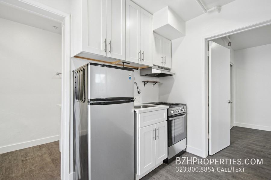 9221 Alcott St #4 - Photo 4 of 10