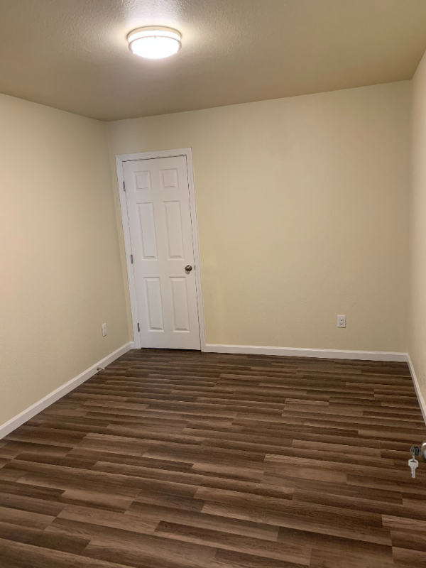 106 Brookhollow Ct - Photo 3 of 8