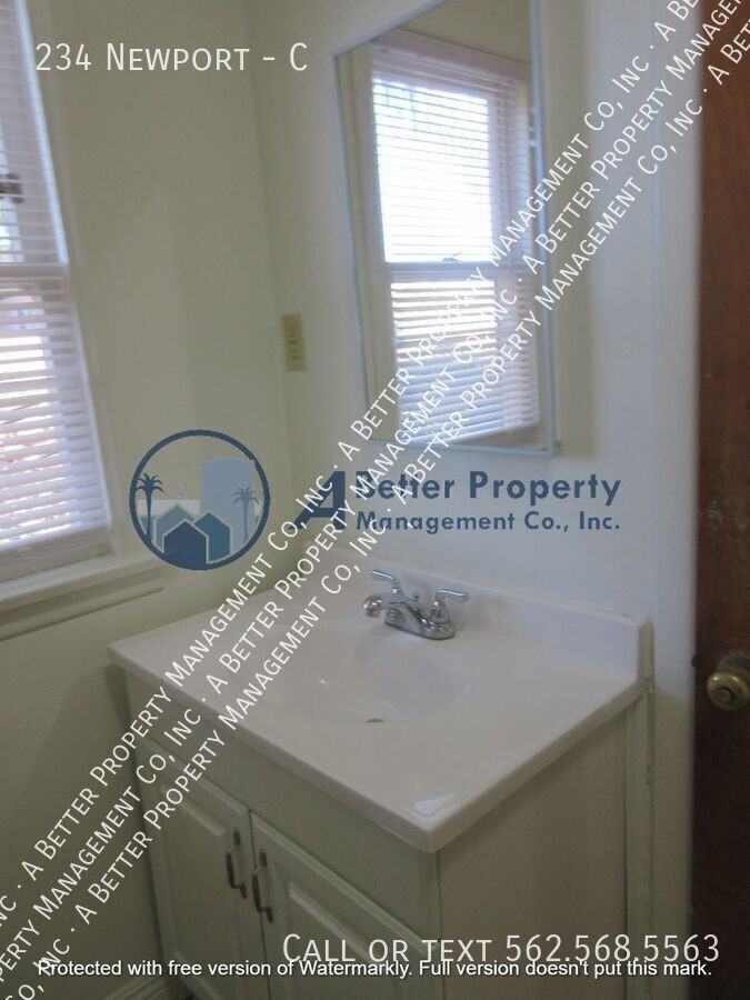 234 Newport Ave #C - Photo 5 of 6