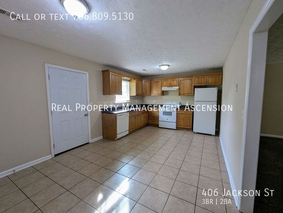 406 Jackson St - Photo 3 of 17