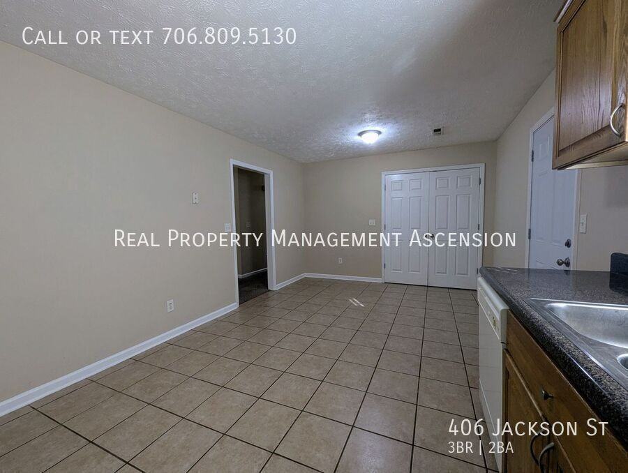 406 Jackson St - Photo 4 of 17