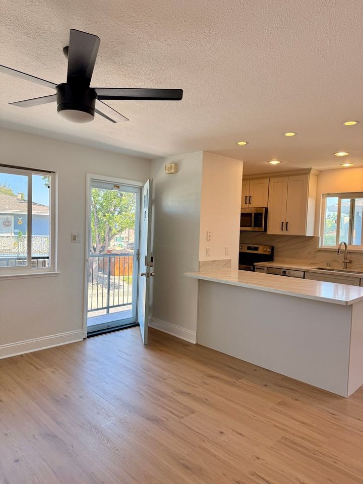 1265 Bouret Dr #4 - Photo 6 of 30