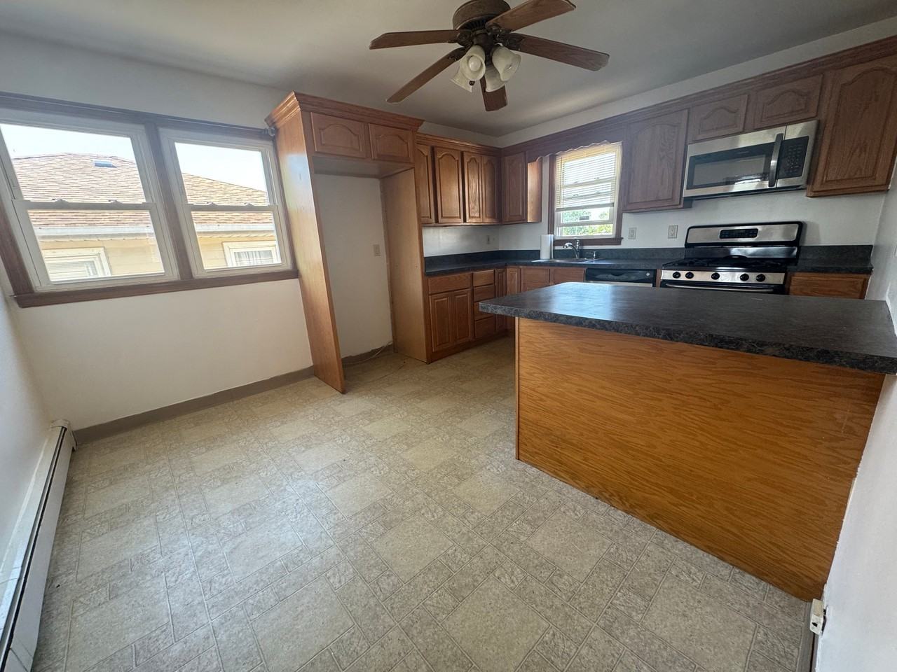 190 Baltimore Ave - Photo 2 of 13