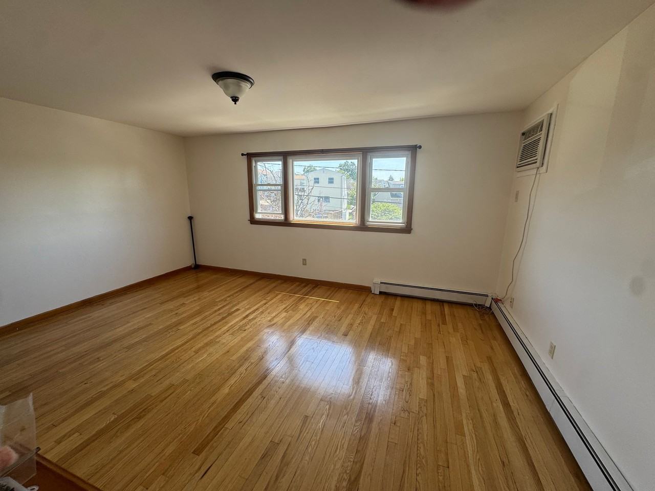 190 Baltimore Ave - Photo 7 of 13