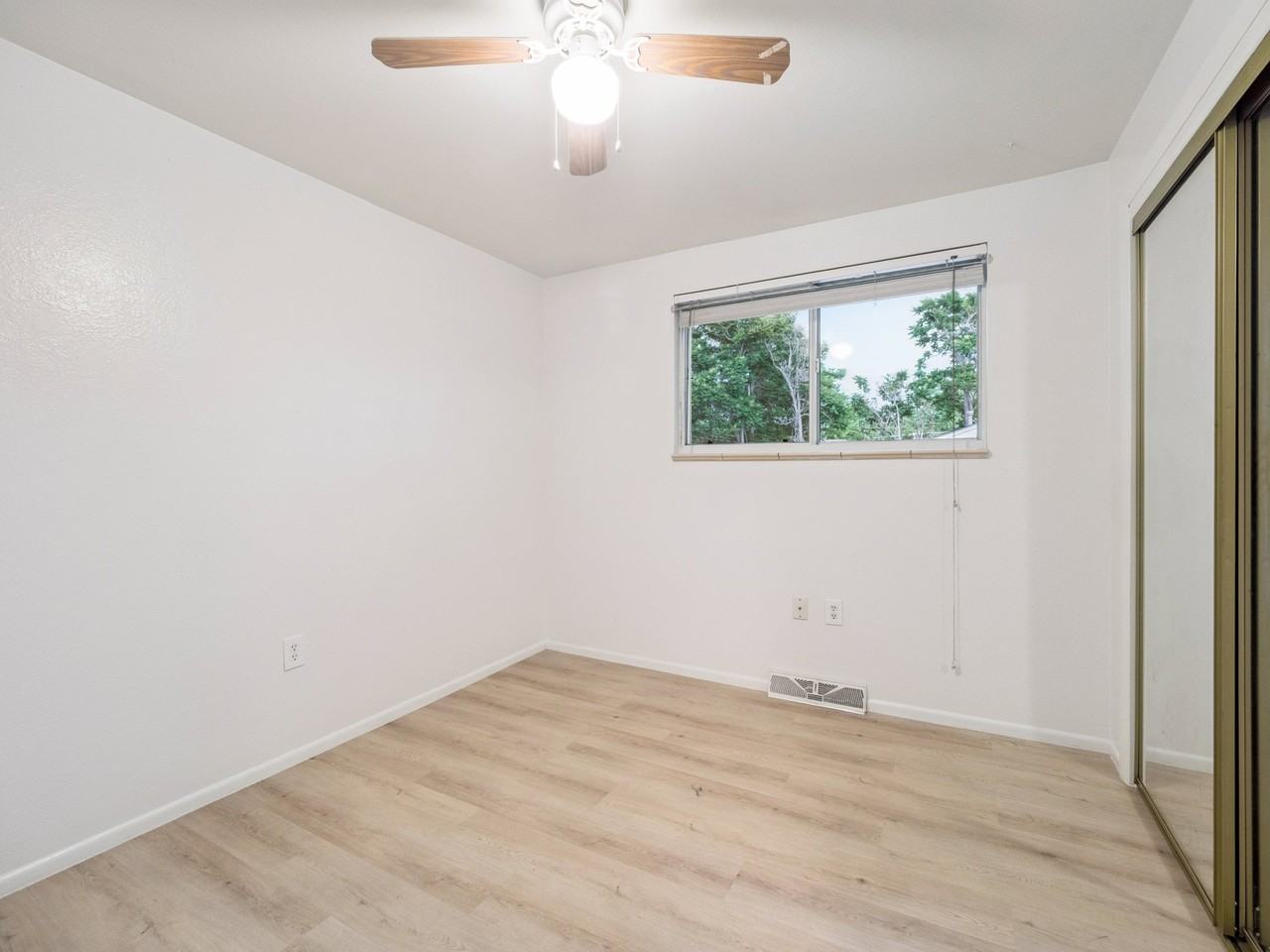 6017 W Jefferson Pl - Photo 6 of 14