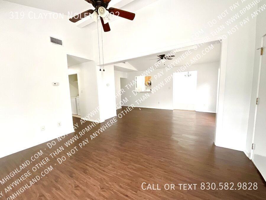 319 Clayton Nolen Dr #202 - Photo 5 of 25