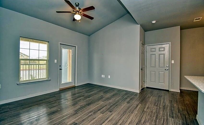 601 Pecan Ave #403 - Photo 2 of 2