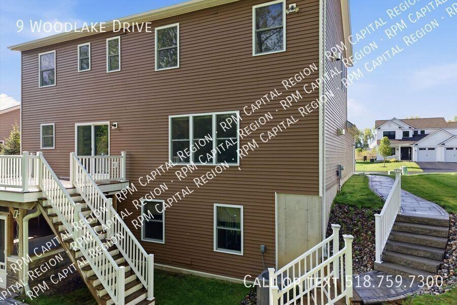 9 Woodlake Dr - Photo 3 of 37