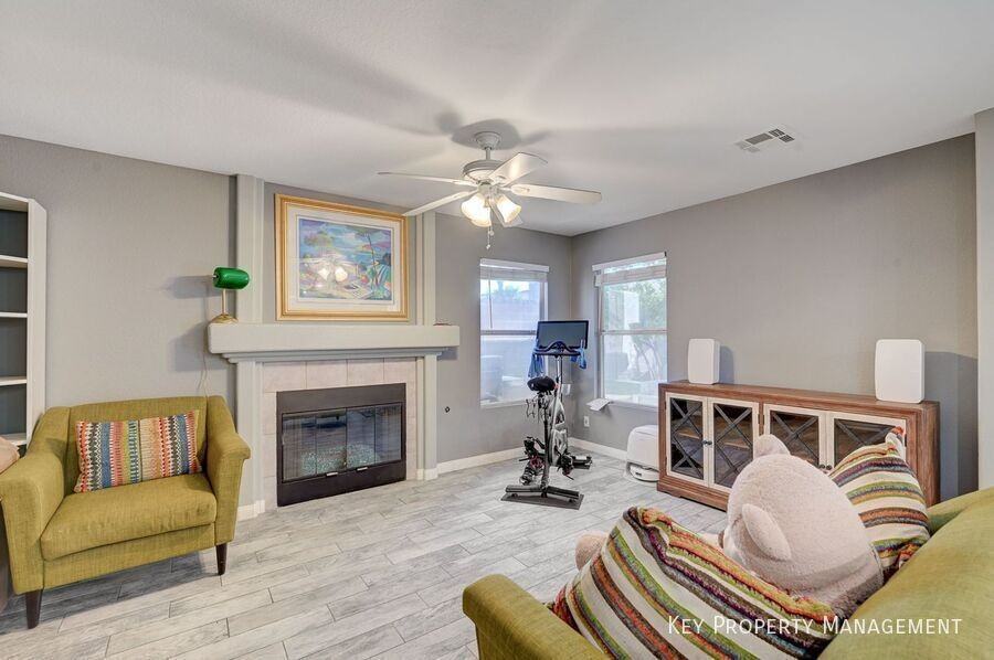 3941 Equinox Ct - Photo 3 of 15