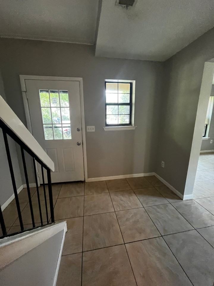 500 Goldthread Ct - Photo 2 of 20