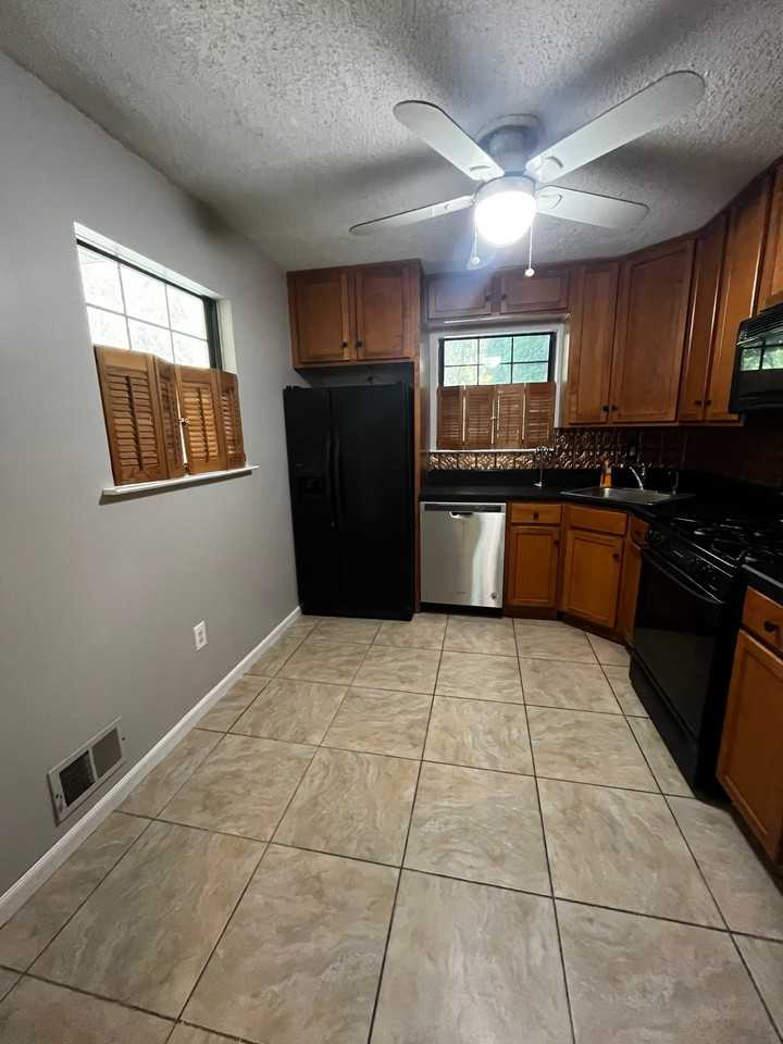 500 Goldthread Ct - Photo 5 of 20