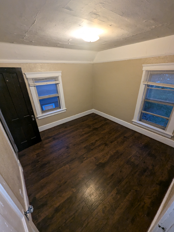 334 13th St - Photo 7 of 11