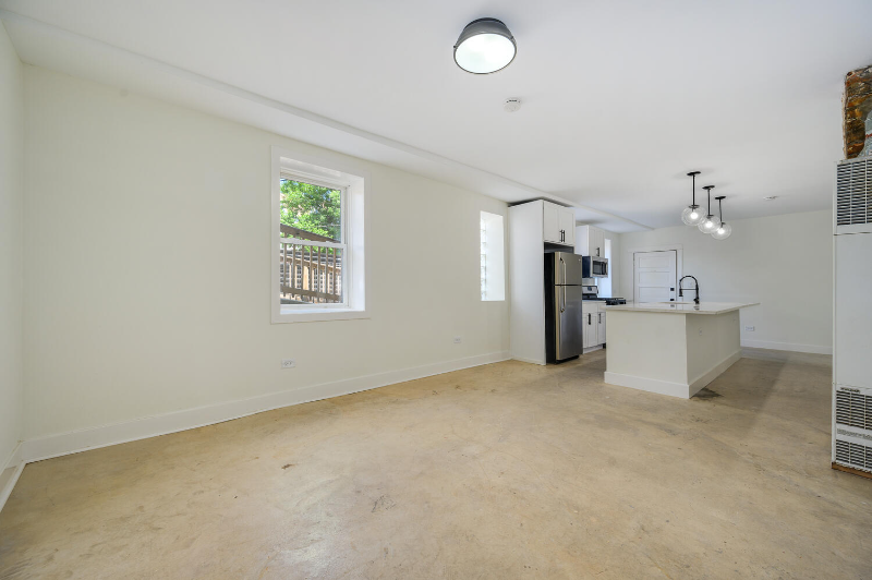 2324 S Sacramento Ave #GR - Photo 4 of 9