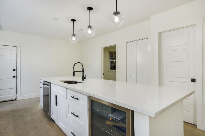2324 S Sacramento Ave #GR - Photo 5 of 9