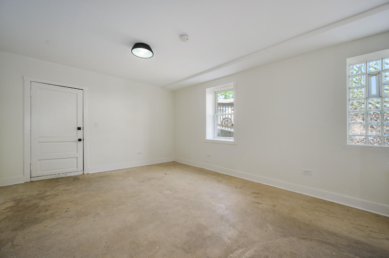 2324 S Sacramento Ave #GR - Photo 6 of 9
