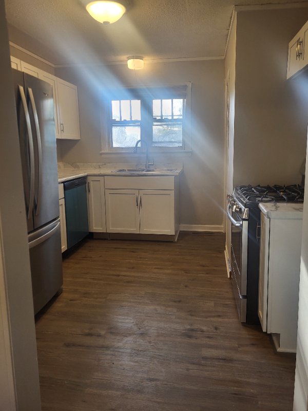 357 S Gordon Ave - Photo 3 of 8