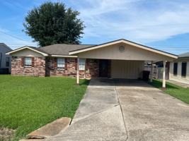 featured image of 821 Fairmont Ln
