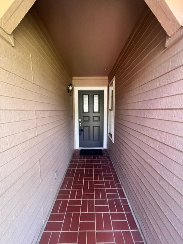 5833 Secrest Dr - Photo 3 of 33