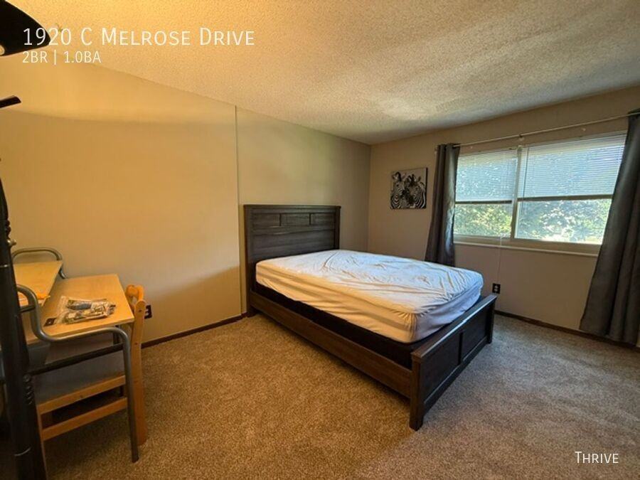 1920 Melrose Dr Apt C - Photo 3 of 9