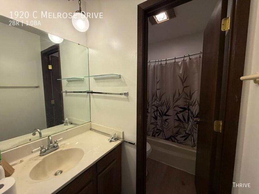 1920 Melrose Dr Apt C - Photo 4 of 9