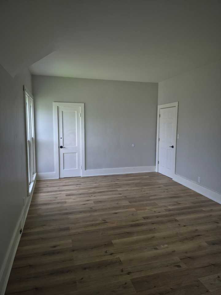 403 Hopley Ave #403 - Photo 3 of 17