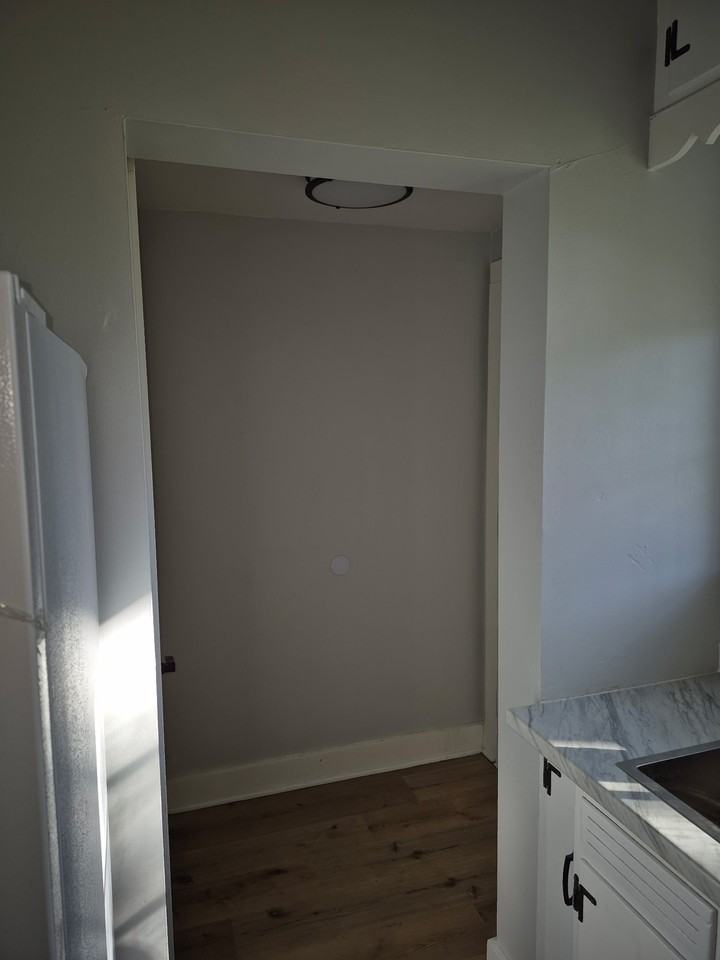403 Hopley Ave #403 - Photo 5 of 17