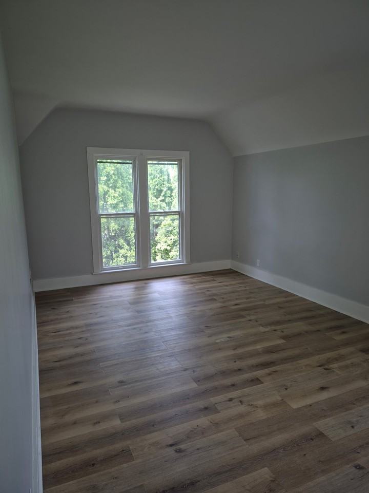 403 Hopley Ave #403 - Photo 7 of 17