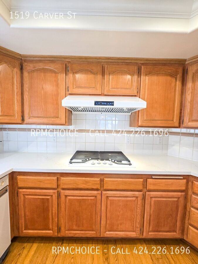 1519 Carver St - Photo 6 of 33