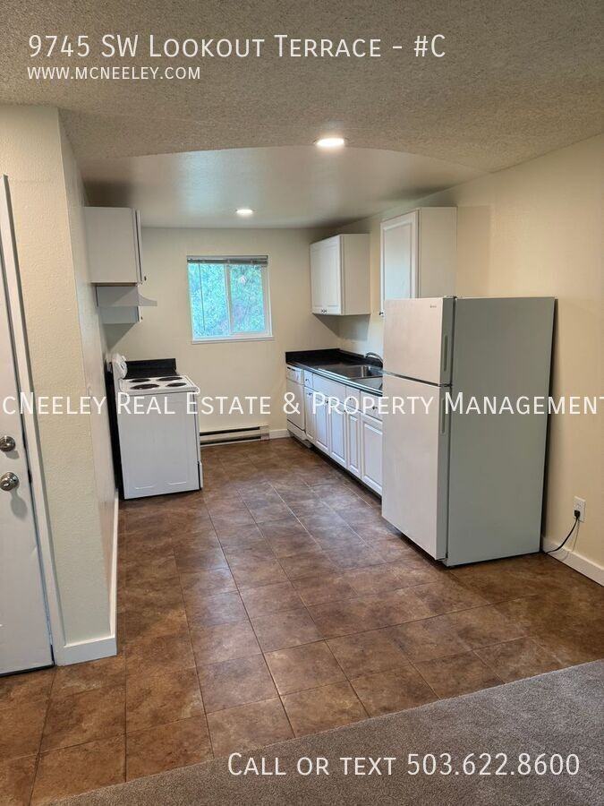 9745 Sw Lookout Ter #C - Photo 2 of 10