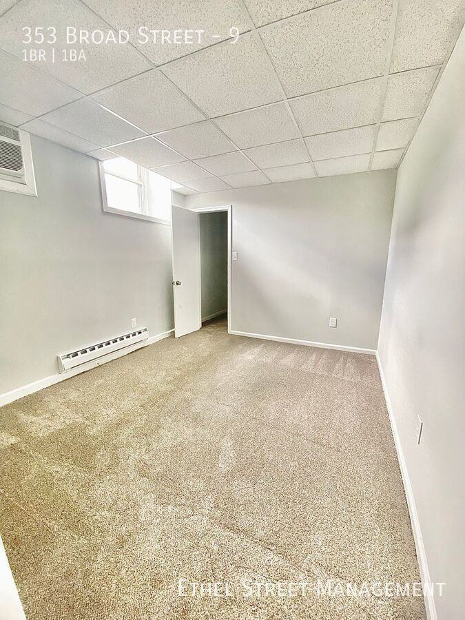 353 Broad St #9 - Photo 6 of 8